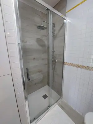 Un baño de Sirena Center apartment