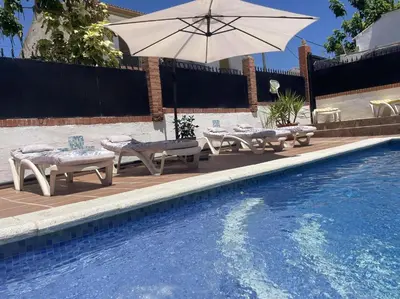 Piscina en o cerca de Lovely 10-Bed Villa with Private Pool & Garden