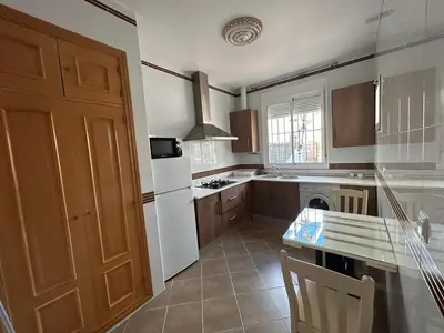 Una cocina o zona de cocina en Hostal Cueva De Los Frailes