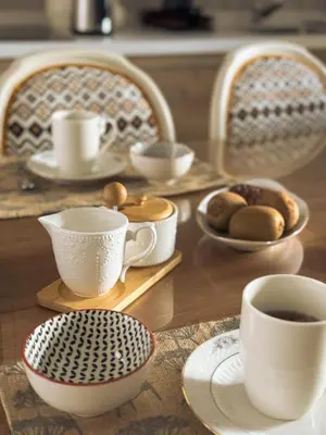 Utensilios para hacer té y café en La abubilla
