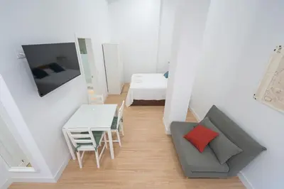 Una televisión o centro de entretenimiento en Estudio a estrenar en San Bernardo