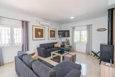 Una televisión o centro de entretenimiento en Casita Los Garranchos