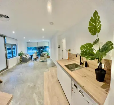 Una cocina o zona de cocina en Nuevo y tranquilo de 1 habitación 15 minutos del casco histórico