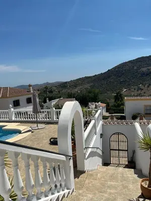 Vista general de una montaña o vista desde la villa
