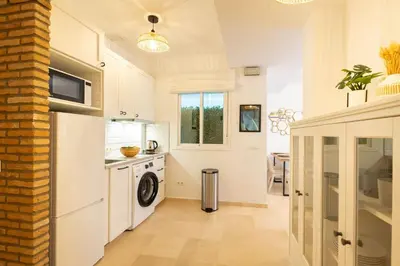 Una cocina o zona de cocina en Charming 2 Bedroom Apartment at San Marcos Plaza by OCityzen