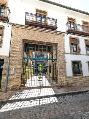 Edificio en el que se encuentra el apartamento
