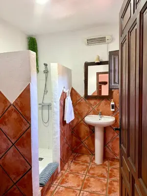 Un baño de El Cielo, Cortijo en el corazón de las montañas