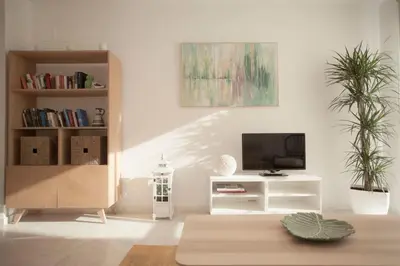 Una televisión o centro de entretenimiento en Castellar, amplia terraza y ubicación ideal
