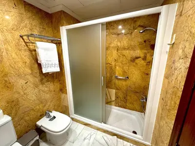 Un baño de Apartamento en PLENO CENTRO con APARCAMIENTO opcional
