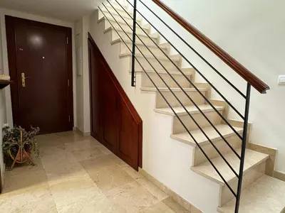 Plano de Dúplex céntrico con terraza y parking gratuito