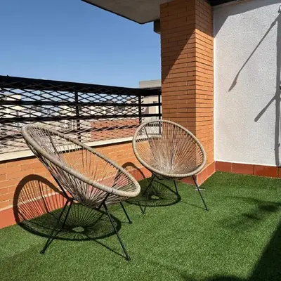 Dúplex céntrico con terraza y parking gratuito