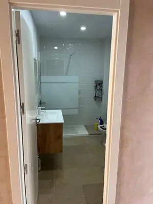 Un baño de Lemon House Share and Enjoy