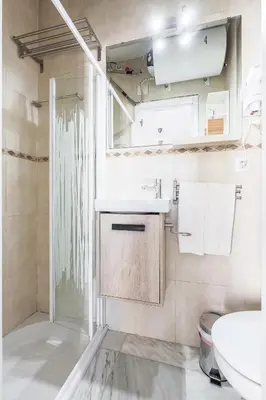 Un baño de Bonito duplex con terraza calle Féria