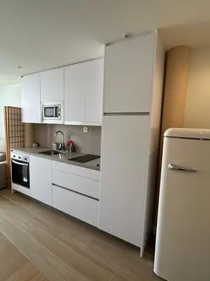Una cocina o zona de cocina en Brand new studio apartment