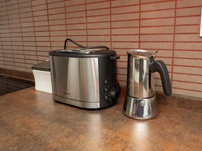 Utensilios para hacer té y café en BHost - María Auxiliadora