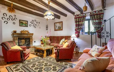 Zona de estar de Cozy Home In Castillo De Locubin
