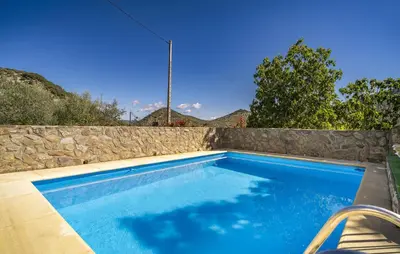 Piscina en o cerca de Cozy Home In Castillo De Locubin