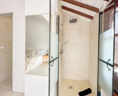 Un baño de An Unbeatable Location in the Very Centre of Ecija