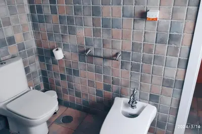 Un baño de Amplio piso de 80m2 en pleno centro