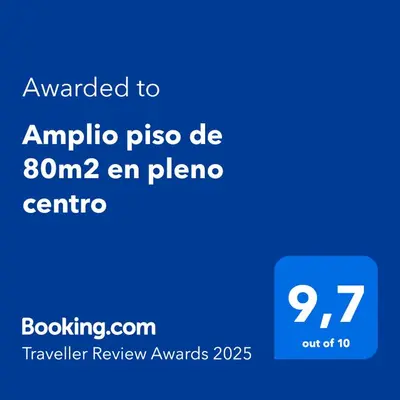 Certificado, premio, señal o documento que está expuesto en Amplio piso de 80m2 en pleno centro