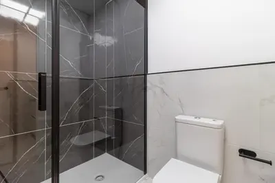 Un baño de Loft DanielHome