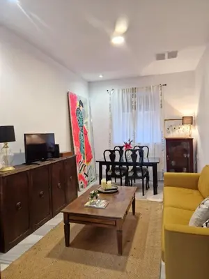 Una televisión o centro de entretenimiento en Calzada 10