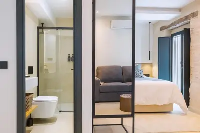 Un baño de Luxurious Studio overlooking Casa Pilatos