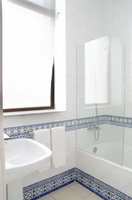 Un baño de Hotel Balneario de Marmolejo