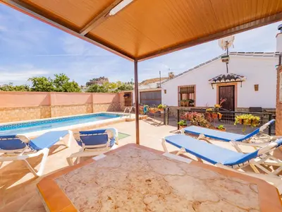 Piscina en o cerca de Cubo's Casa Rural Jose & Caminito del Rey