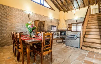 Zona de estar de Lovely Home In Salar With Kitchen