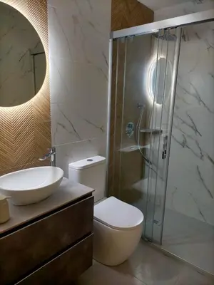 Un baño de Baeza aloja cuenta con servicios a 1 y 5 minutos