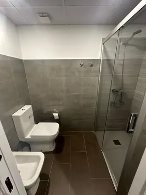 Un baño de Coello31 - Apartamento céntrico y tranquilo, con piscina y parking
