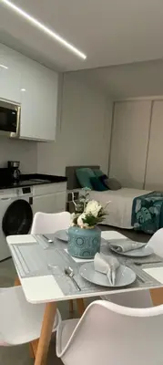 Una cocina o zona de cocina en Alba Home , junto al estadio fútbol y Ribera