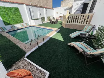 Piscina en o cerca de Casa Rural Las Eras de Campotejar