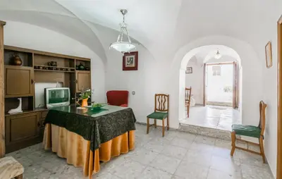 Una cocina o zona de cocina en Stunning Home In Villanueva Del Rey