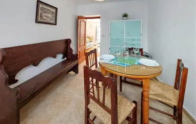 Zona de estar de Nice Home In Algodonales With Wifi