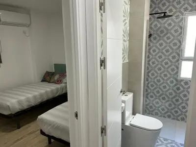 Un baño de Modern and Bright close to the Station