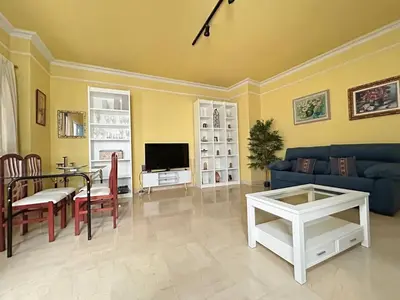 Una televisión o centro de entretenimiento en Hispalis patio Casa de Pilatos