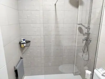Un baño de Apartamento Loft Al-Nasir junto al casco histórico