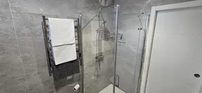Un baño de El balcón del puente romano