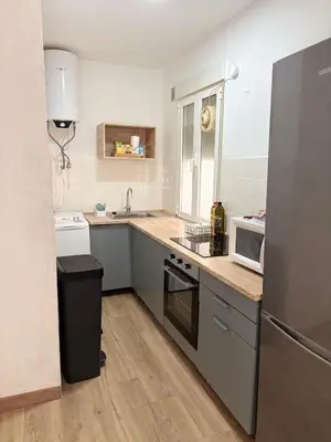Una cocina o zona de cocina en Apto Doña Engracia en el casco histórico