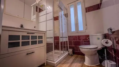 Un baño de Apto Doña Engracia en el casco histórico
