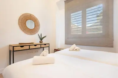 Cama o camas de una habitación en Modern Duplex 2B 2Bath Historic Centre