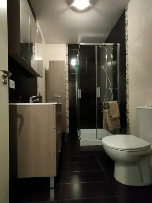 Un baño de Alameda 1 dormitorio