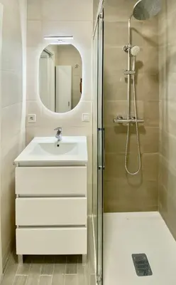 Un baño de APARTAMENTOS FIBES GARDEN SEVILLA
