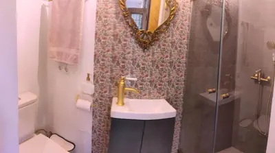 Un baño de Casa Cueva Las Chicas del Puente