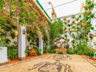 Jardín al aire libre en Parking Entre Patios Centro