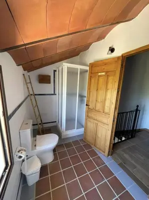 Un baño de Casa Rural La Charquera