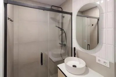 Un baño de Nuevo Piso junto a Santa Justa y Aeropuerto 2