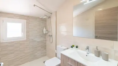 Un baño de Villa Los Ruedos Riogordo by Ruralidays